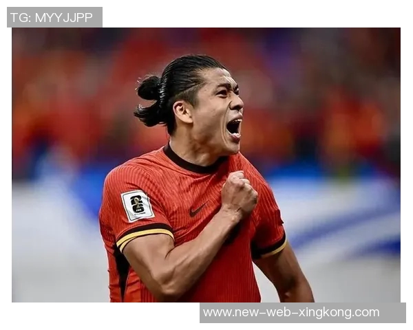 郜林与张玉宁争锋相对谁能在绿茵场上书写新的传奇故事